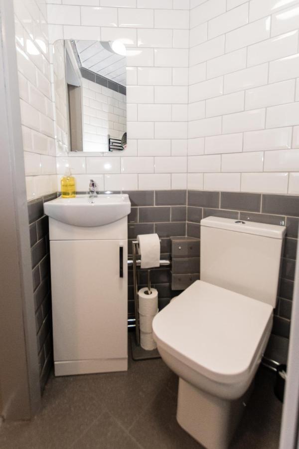 1 Bedroom Newton Apartment L Free Parking L Wigan Royal Infirmary L Haigh Hall L Central Location Exterior photo